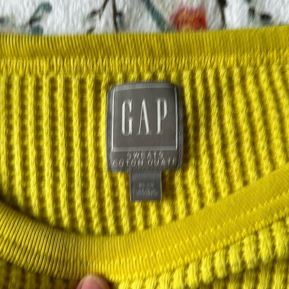 GAP Sweats- Yellow Sweater - Picture 2 of 4